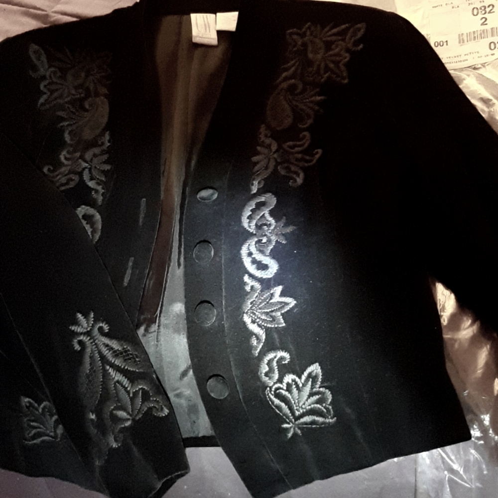 C & W, BOLERO CROP Jacket, black velvet suede, Medium & Small 8- 10- 12, NEW